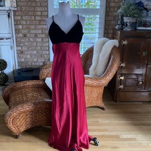 ODESSA VINTAGE MADEIN USA LUXURY SILK NIGHTGOWN 4 NEW